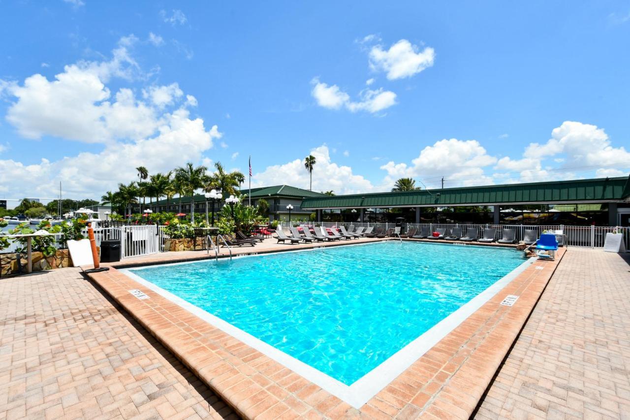 Remodeled, Huge Pool, Tiki Bar & Grill, Quiet Room Сарасота Екстериор снимка