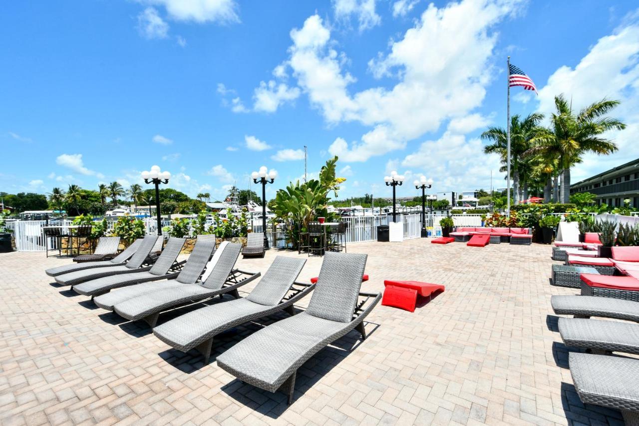 Remodeled, Huge Pool, Tiki Bar & Grill, Quiet Room Сарасота Екстериор снимка